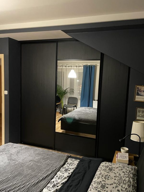 103e439f-e203-4aaf-9045-b1f0870a3c5a