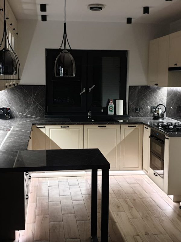 1845d7fa-e7b2-4481-a99a-3fd981890ac3