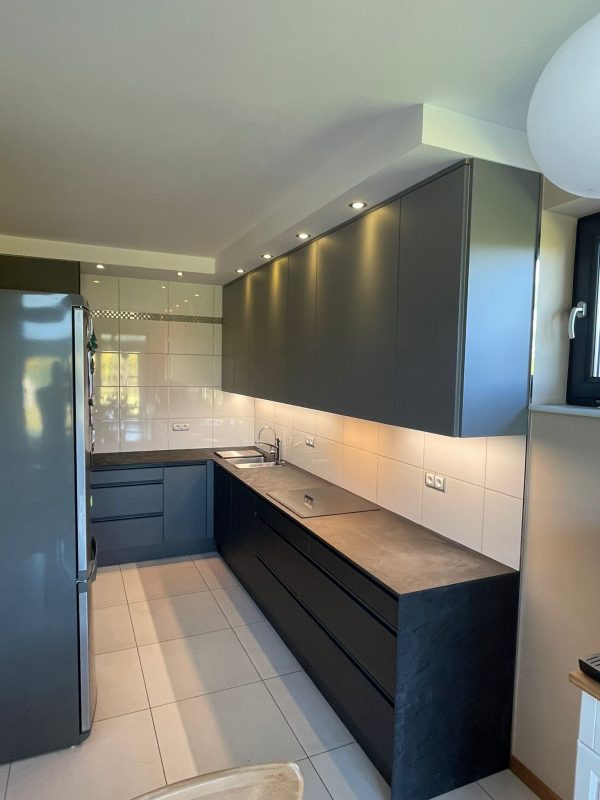 27b52b04-4887-4a40-a423-2343976b30af